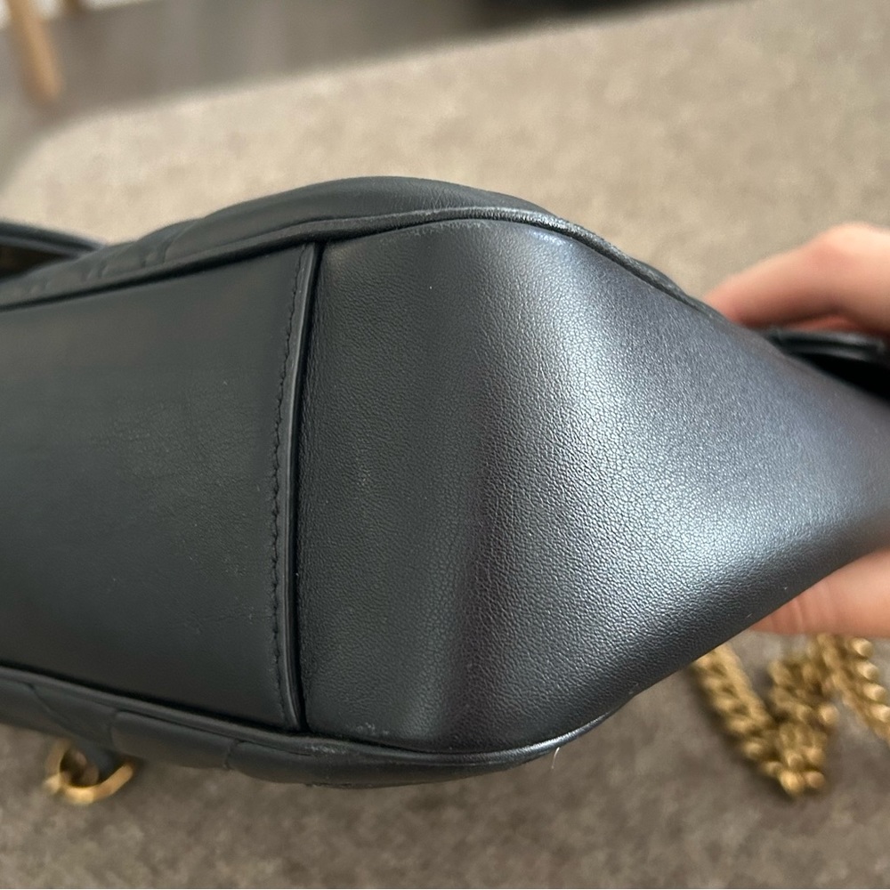 Gucci Marmont Medium Shoulder Bag - Picture 8 of 16